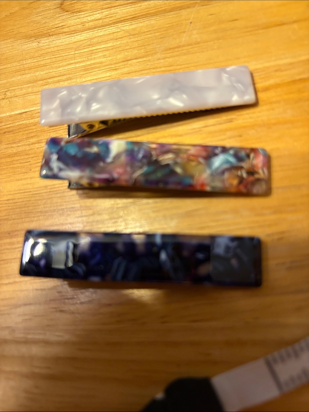 Women’s Multicolor & Lavender Resin Rectangle Hair Clips – Set of 3